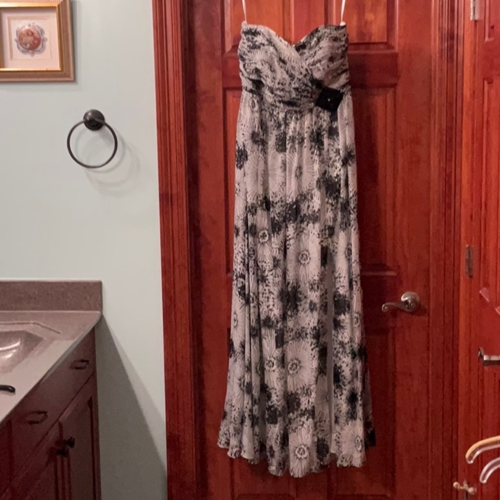 Elegant Black and White Strapless Dress
